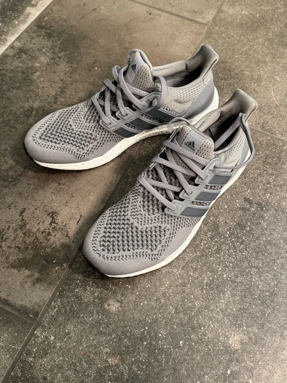 adidas Men's Light Gray Knit Running Sneakers ultraboost